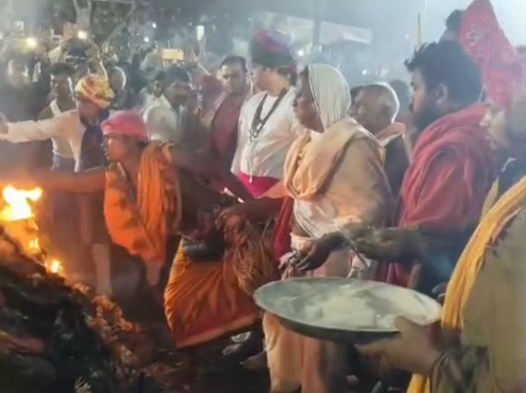 ଅଗ୍ନିରୁପା ମା ହିଙ୍ଗୁଳାଙ୍କ ଚାନ୍ଦୁଆ ପୋଡ଼ିର ଅଲୌକିକ ଦୃଶ୍ୟ ।